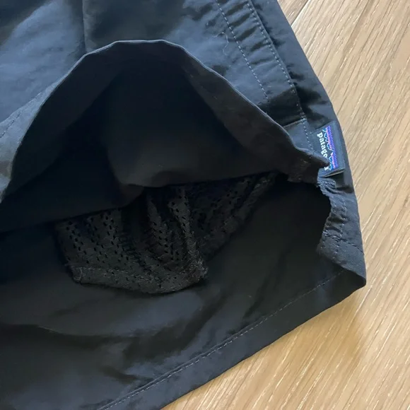 Patagonia Baggies Black Women's Shorts - Picture 4 of 5